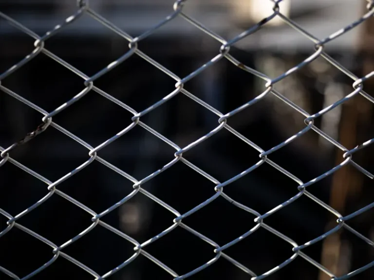 Perbedaan Kawat Loket dan Kawat Ram dari Segi Struktur dan Kegunaan